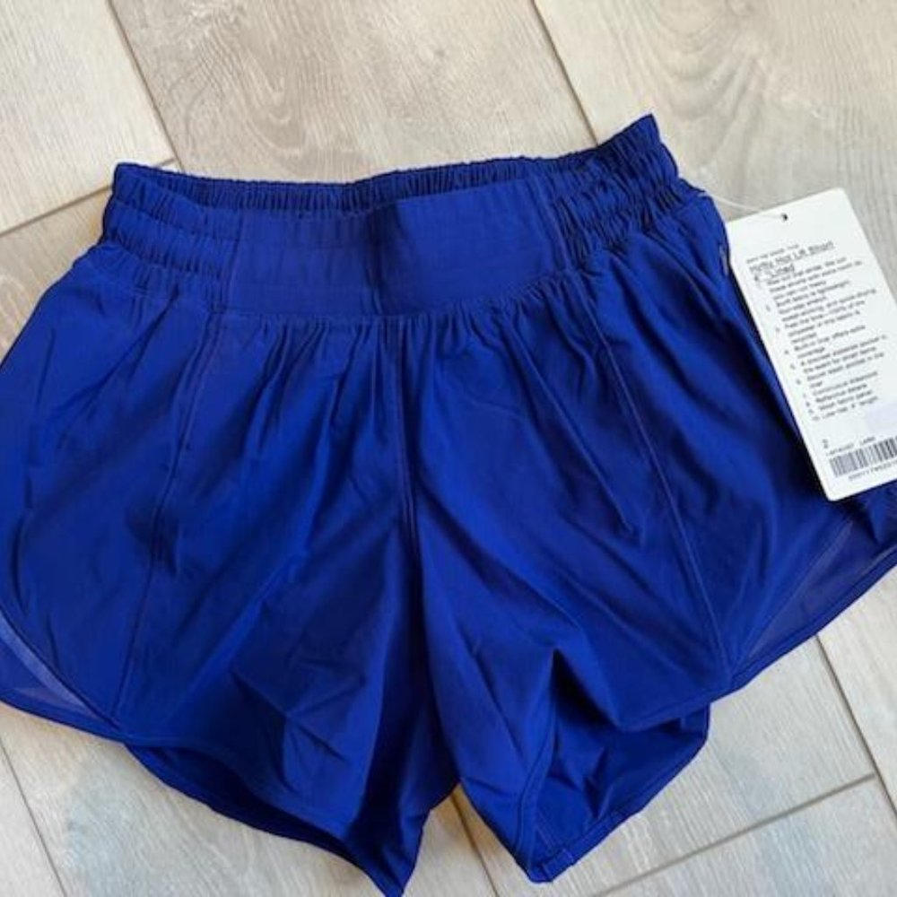 Lululemon Hotty Hot LR Short 4" Lined - NWT
